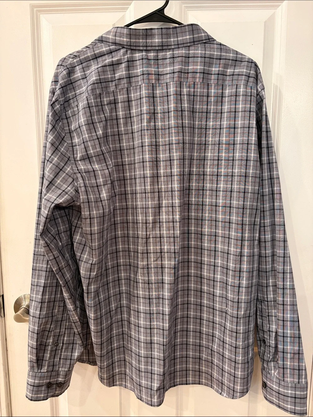 Banana Republic Men's Gray Plaid No Iron Button-Down Shirt